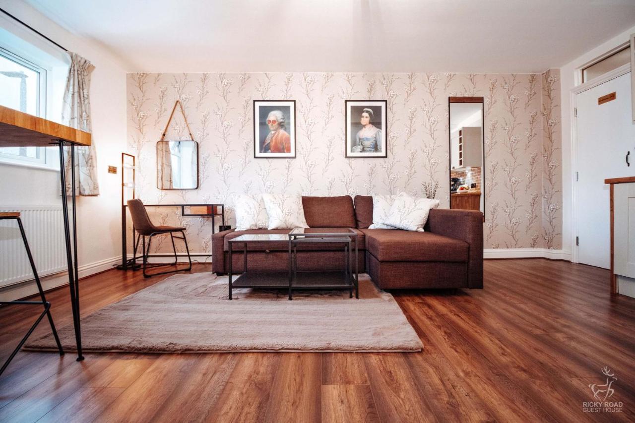 Ricky Road Guest House - Premium Watford  Zewnętrze zdjęcie