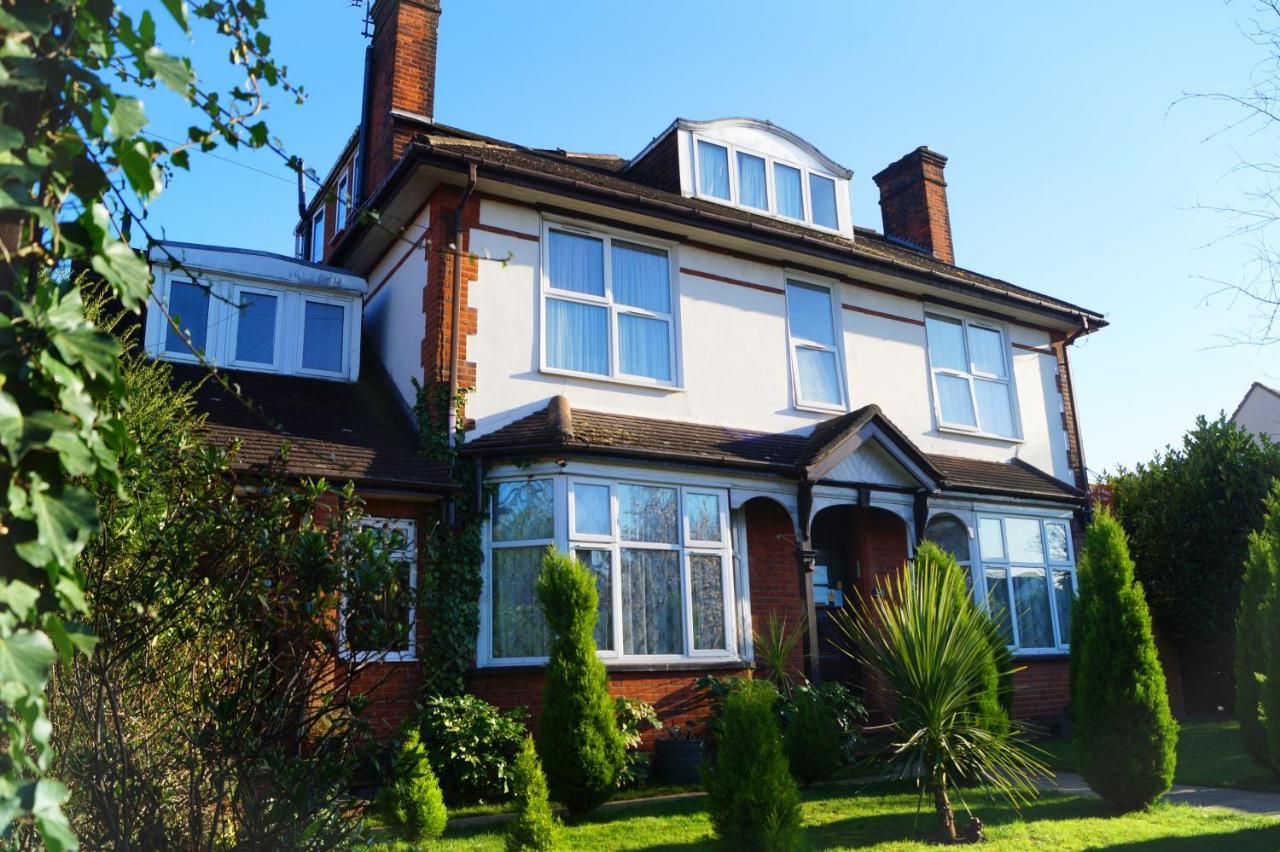Ricky Road Guest House - Premium Watford  Zewnętrze zdjęcie